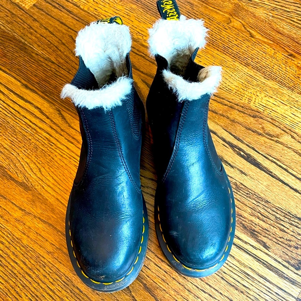 Doc Martens * Dr. Martens womens size US 6 (EU 37) black